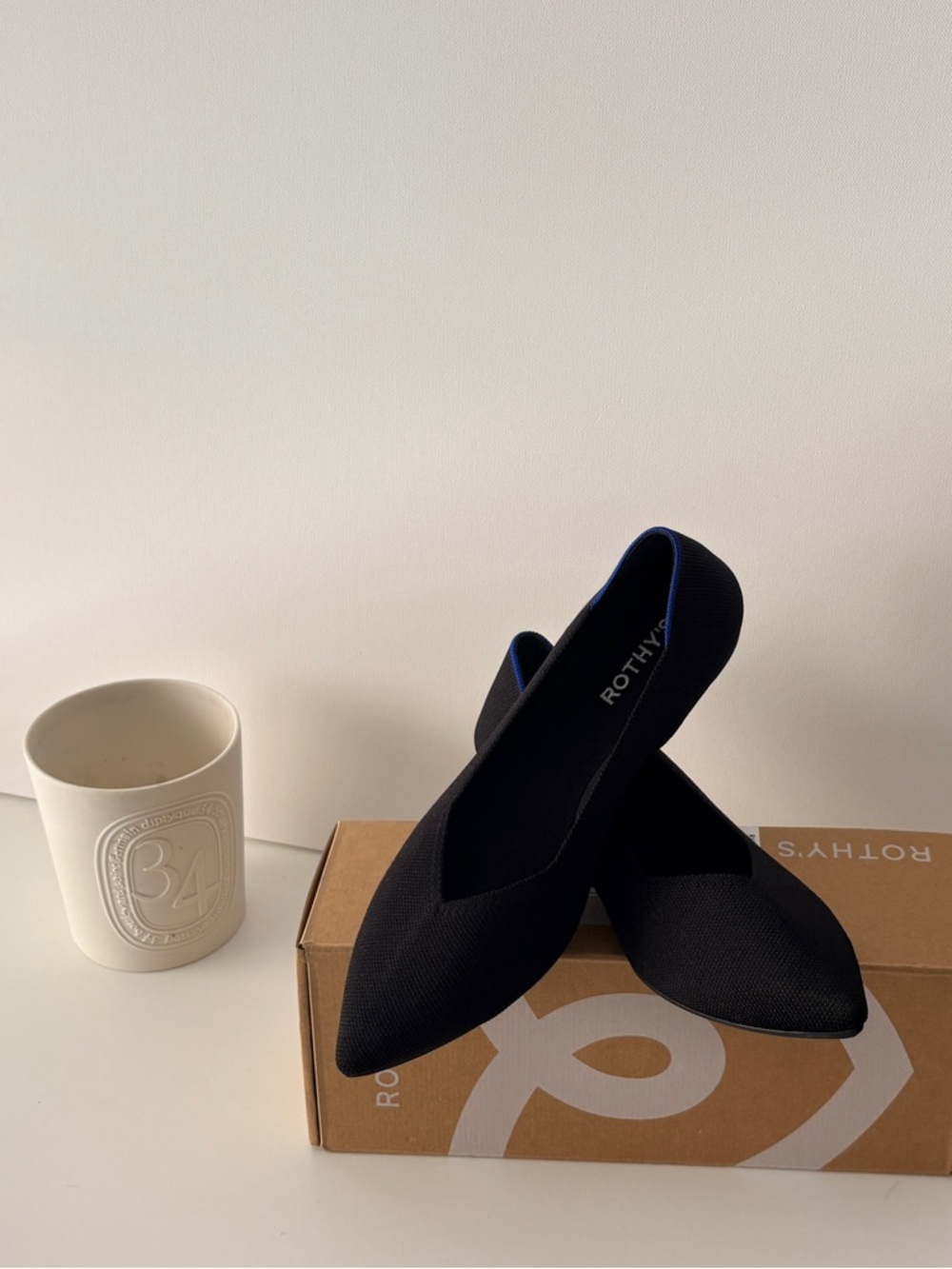 Rothy’s Black Pointed Flats 9.5 Wide | Blue Trim | Excellent Condition Like New - Picture 2 of 11
